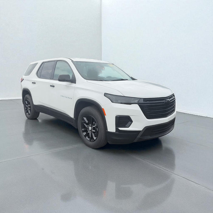 2023 Chevrolet Traverse with gloss black grille overlay installed ABS6808BLK