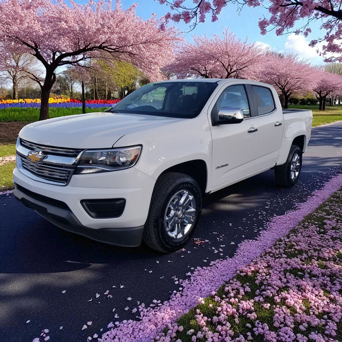 Chevy Colorado with chrome mirror covers