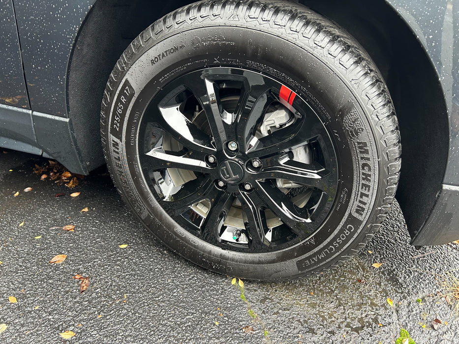 chrome delete wheel skin with red line installed