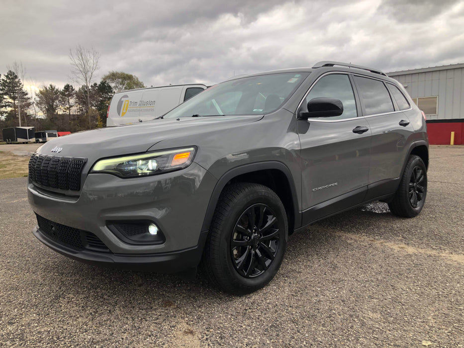 chrome delete wheel skin installed on jeep cherokee